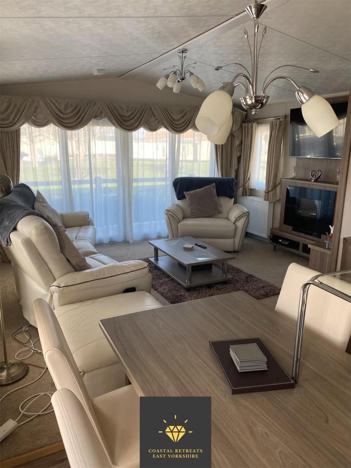 2 Bed, 2 Bath Lodge Style Caravan With Hot Tub & Private Garden At Patrington Haven Leisure Park 외부 사진